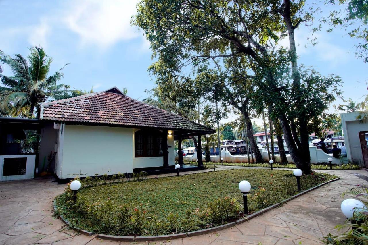 Bamboo Lagoon Backwater Front Resort Alappuzha Luaran gambar
